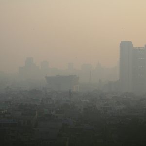 Air pollution spikes in Delhi